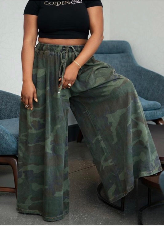 Camouflage Wide Leg Jeans