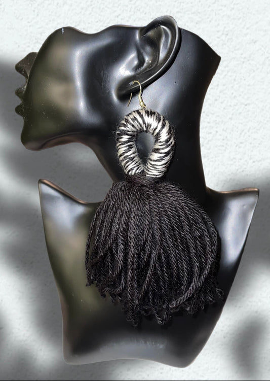 Black and White Keyhole Earring